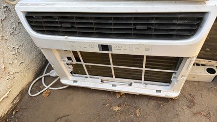 FRIGIDAIRE WINDOW AC 15500btu