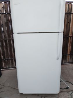 Frigidaire 2 top freezer bottom fridge
