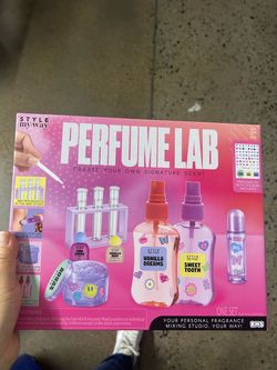 Perfume Lab DIY Fragrance Kit -m