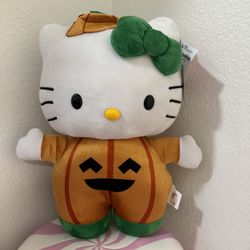 HELLO KITTY PUMPKIN GREETER
