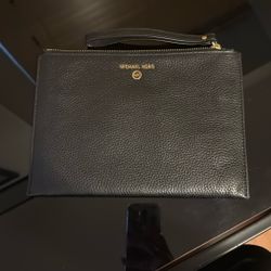 New Michael Kors Wristlet Purse