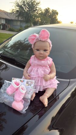 Baby looks like real baby brand new