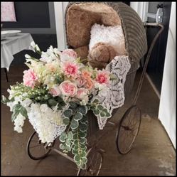 Vintage Wicker Baby Stroller Carriage for Photo Prop Baby Shower Prop
