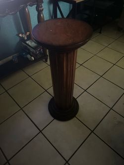 Wooden Home Decor Pillar