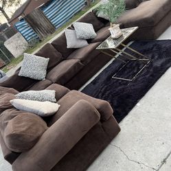 Large Brown sectional Couch 🛋️ 