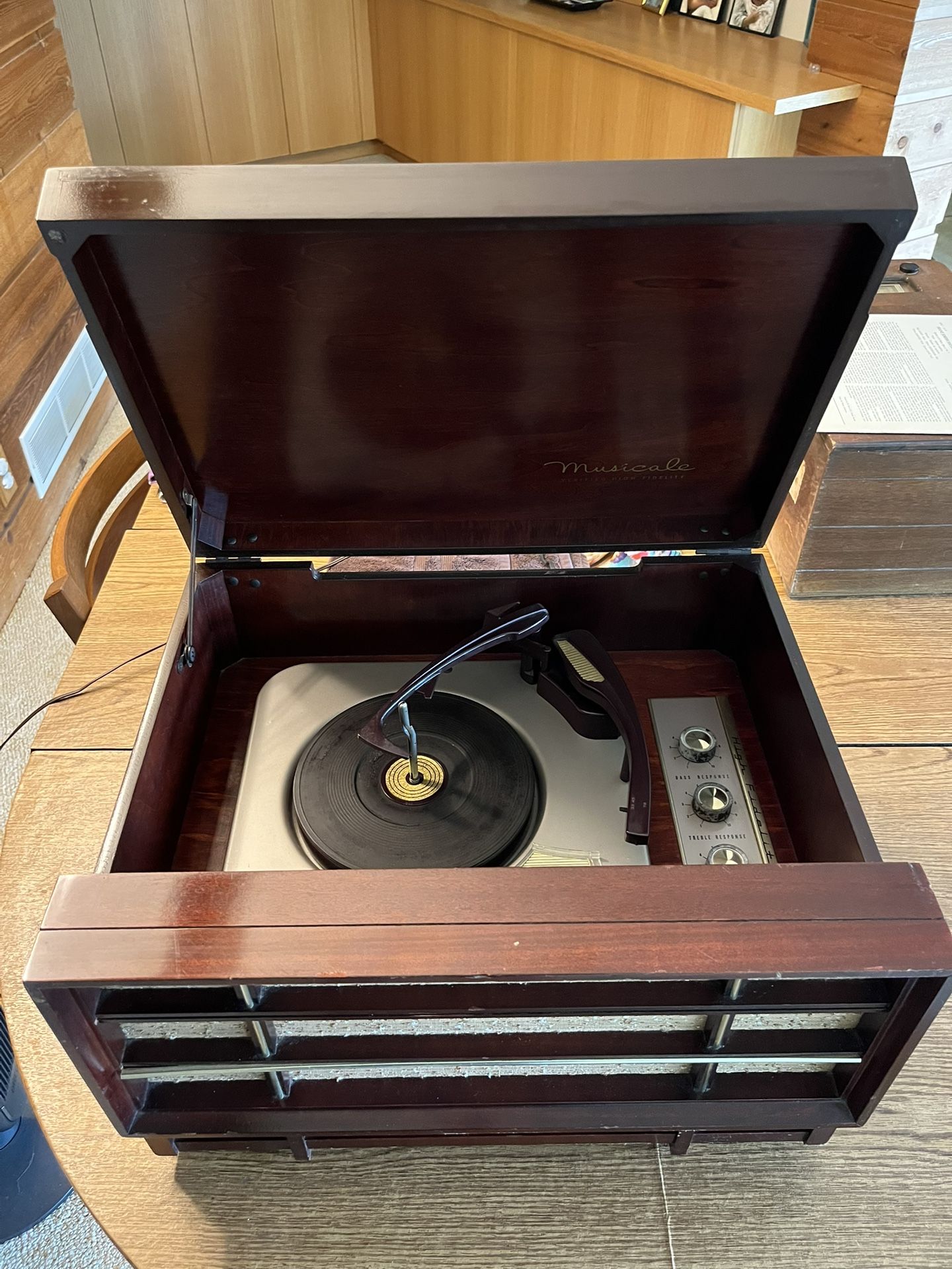 NEED GONE ASAP - 1950’s Webcor 4 Speed Phonograph