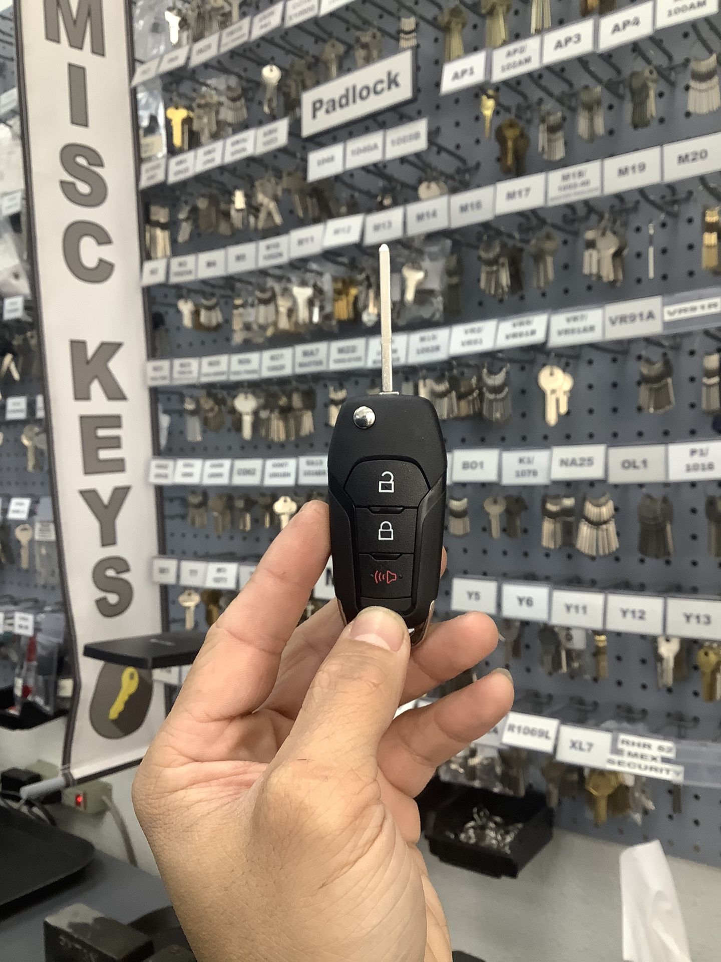 2015-2020 Ford Flip Key F150,F250,F350,F450,F550,Explorer,Ranger Key Cut and Programming Included