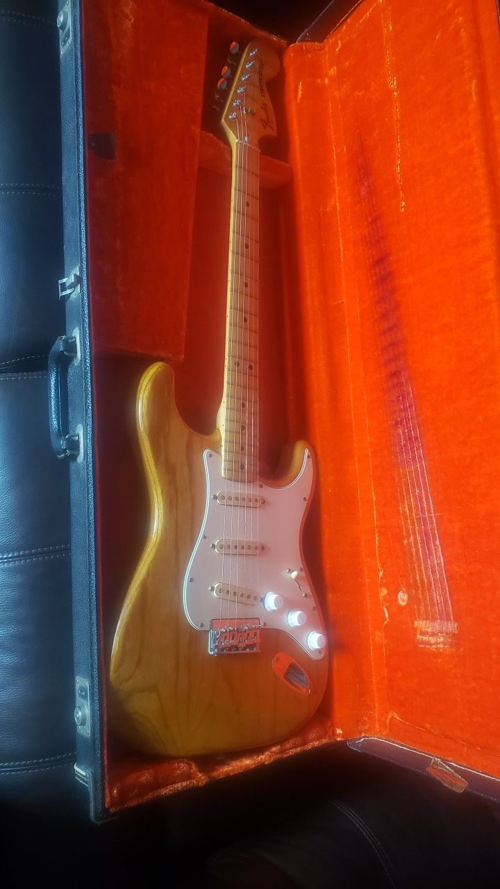 Fender Stratocaster 1979 And Fender Case