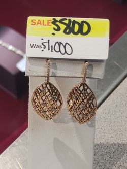 Cash America-Gold Earrings