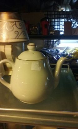 Tea pot