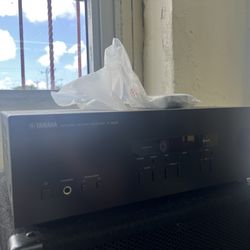 Yamaha R-S202 Stereo Receiver Bluetooth 100 Watts Channel Excellent