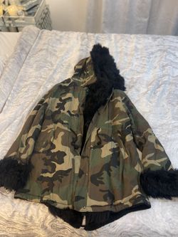 Army fatigue, coat with black faux fur