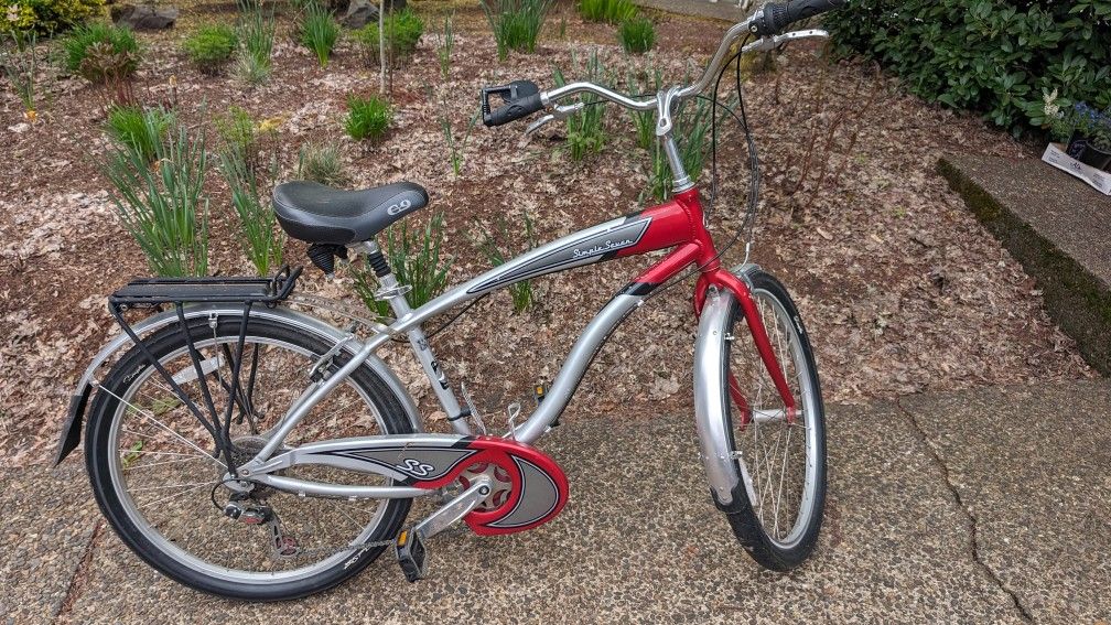 Giant Simple Seven Cruiser 7 Speed Bicycle 