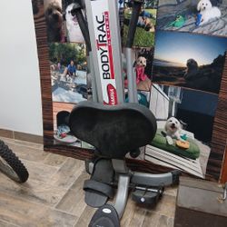 Body Trac Rowwing  Machine 