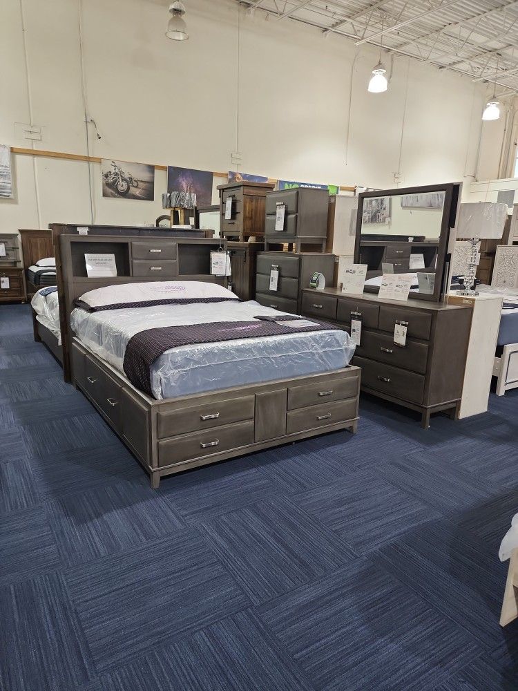 4pc Queen Storage Bed Set for Sale in Casa Grande, AZ OfferUp