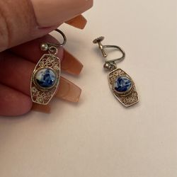 Vintage 50s Screw Back Blue Delft Earrings