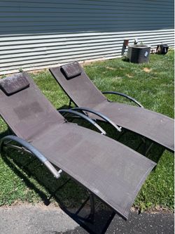 Outdoor Lounge Chairs