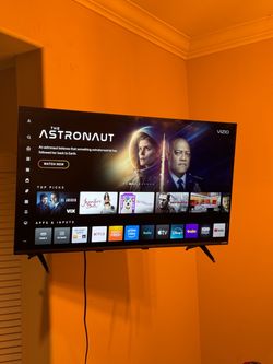 VIZIO 40” Smart TV + Original Remote