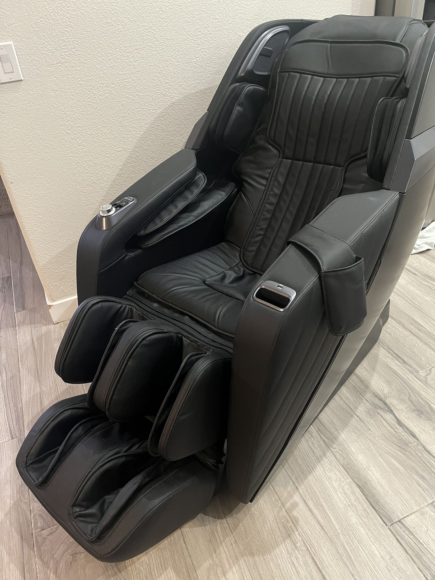 Insignia 3d Massage Chair