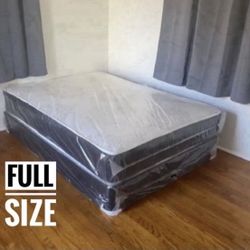 Full Size Mattress and Box Spring // Delivery Available 🚛