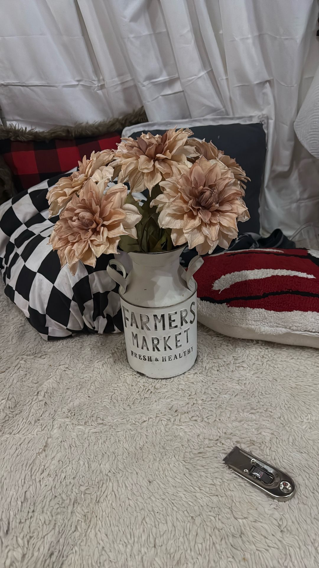 Fake Flower Arrangement/Home Decor