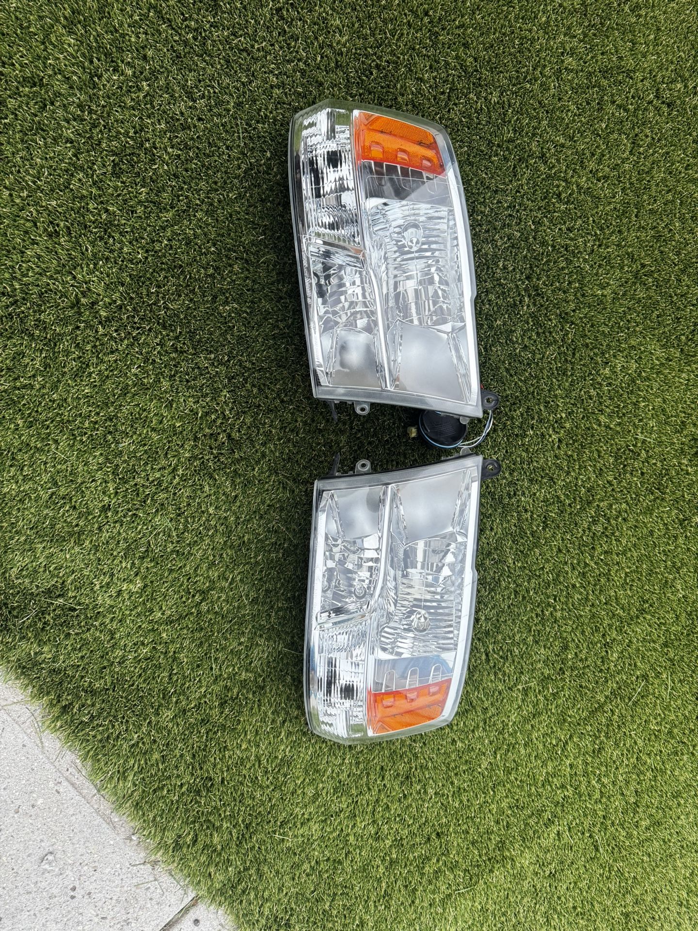 Ram 1500 Headlight assembly