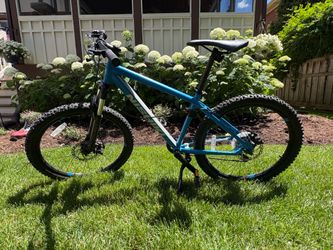 Boys 24 inch Nishiki colorado sport mountain bike.