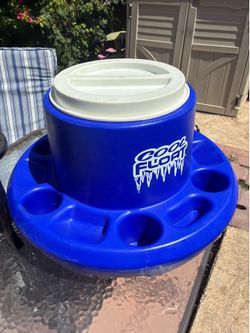 Great wading ice chest $50 takes