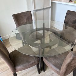 Round Dining Table With 4 Chairs