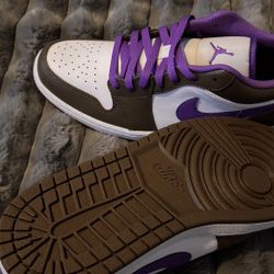 Air Jordan 1 Low Men's Size 10.5 Purple Mocha Palomino Wild Berry White