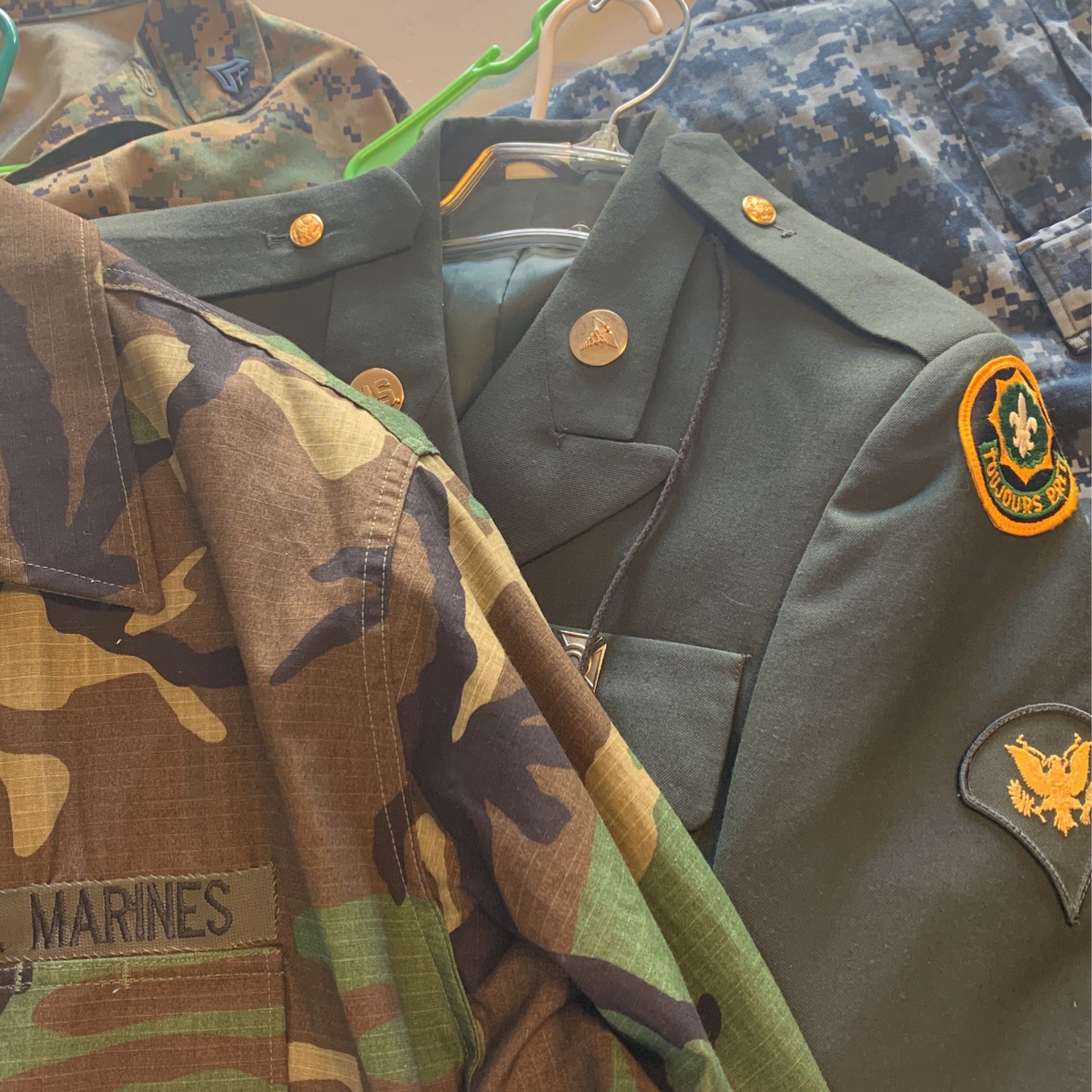 11 Marine Navy Army Military Shirts Jackets And 6 Camo Pants With Medals