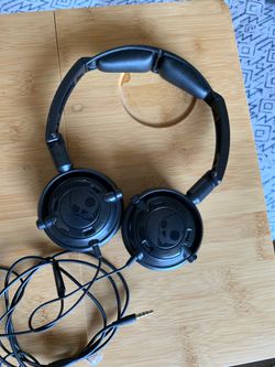 Skullcandy lowrider wired headphone