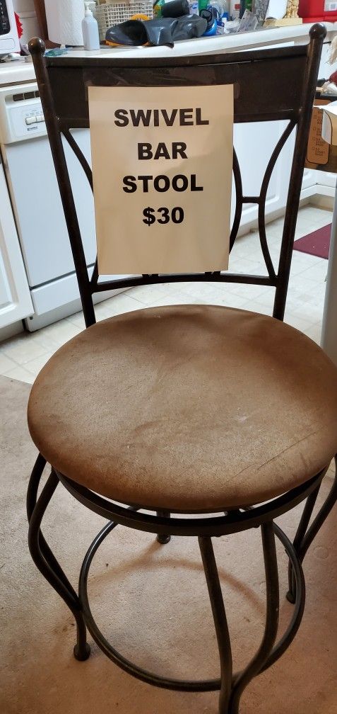 SWIVEL BAR STOOL