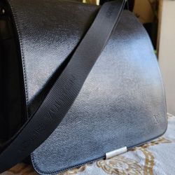 Louis Vuitton Taiga Messenger  Bag 
