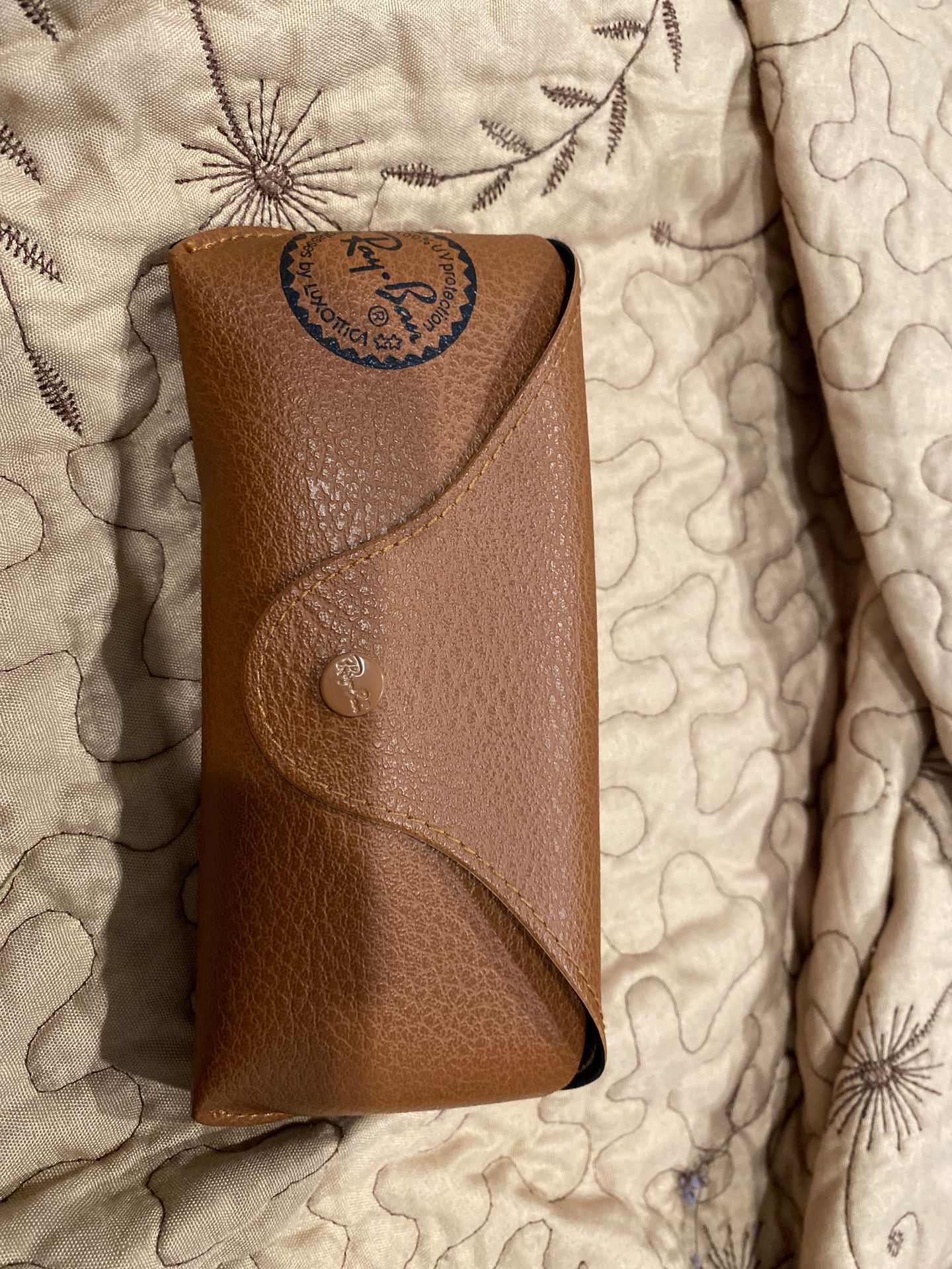 Ray bans glasses case