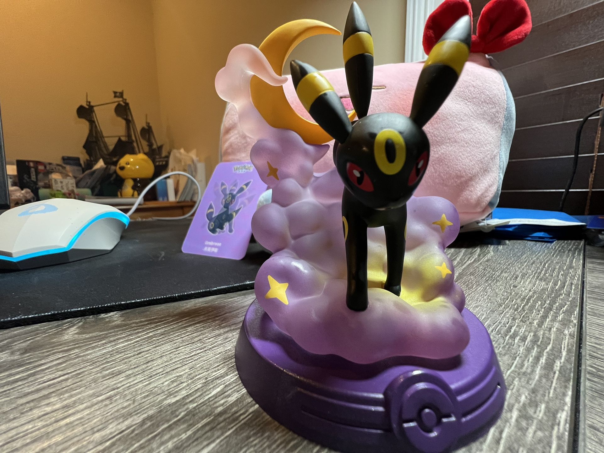 Umbreon Pokemon Figure