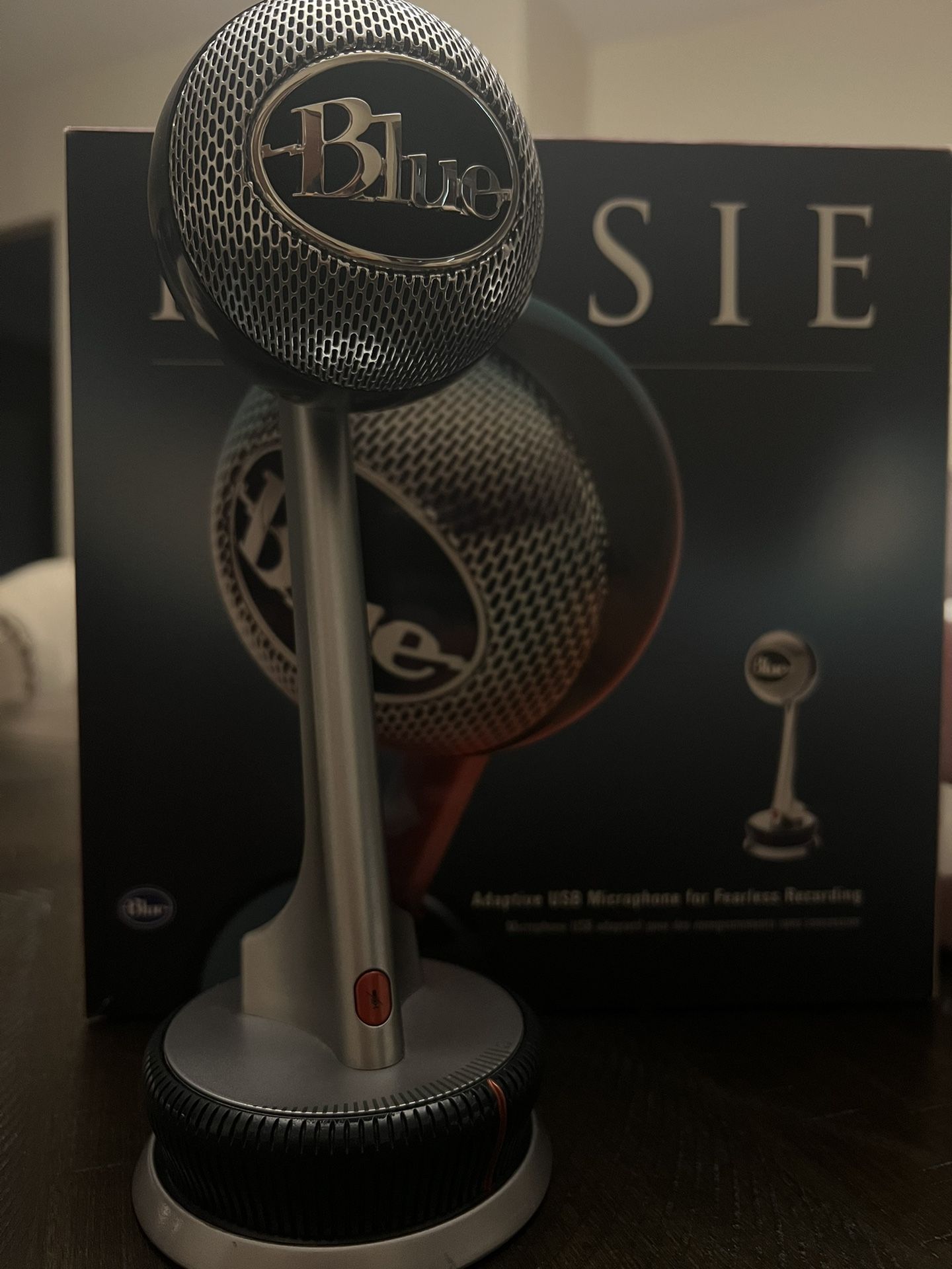NESSIE BLUE PROFESSIONAL MICROPHONE