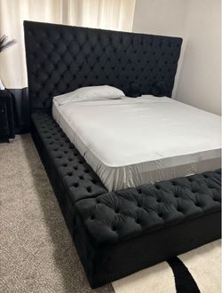 Black king sized storage bed