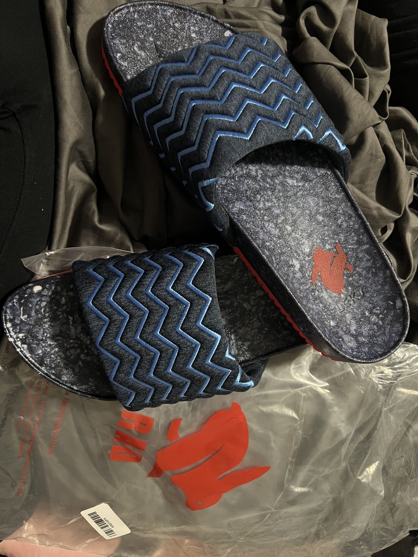 BRAND NEW IN BAG New in Package - Flecks Rad EZ Slide Blue w/ Red sole size 12 Men / 13 Women