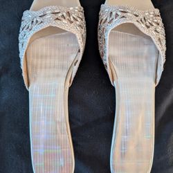 JINPIN SILVER WOMEN'S SHOES SIZE 9