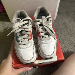 Girls’ Nike Air Max 90s 
