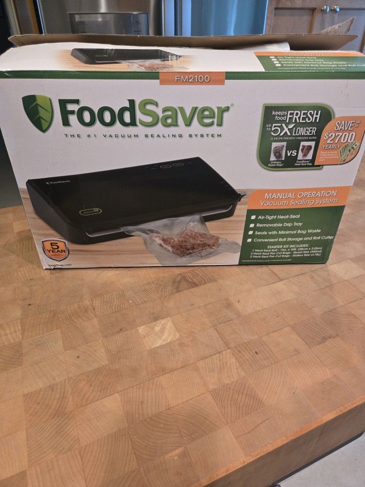 Barely Used,  FOODSAVER FM2100