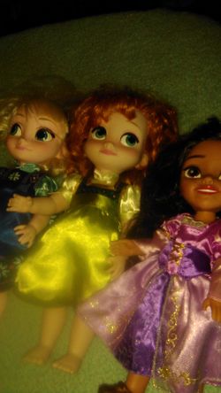 3 dolls