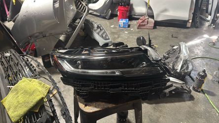 2024 2026 land Rover sport passenger side headlight