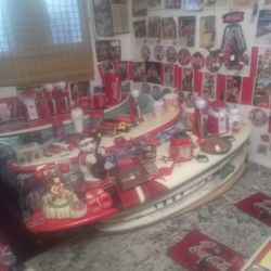 1100 Vintage Coke Collection Store Closed 