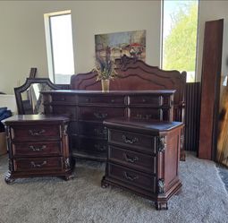 King size bedroom