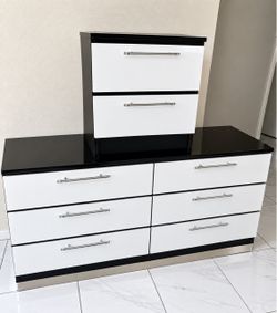 Dresser and 2 nightstands - Cómoda y 2 mesitas de noche