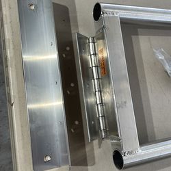 Universal modular gate