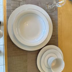 ETERNAL DYNASTY CHINA SET 