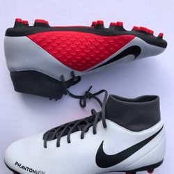 Men’s Nike Phantom soccer cleats